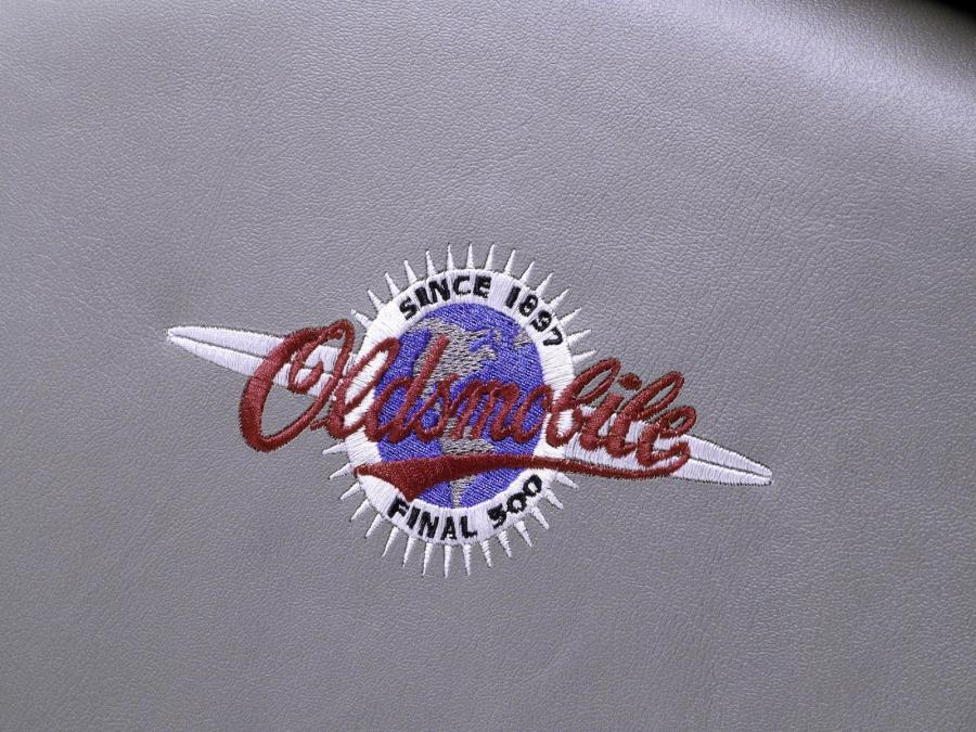  Oldsmobile Intrigue Collector&rsquo;s Edition Final 500 2002 года  (фото 2 из 4)